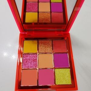 Huda Beauty Neon Orange Obsessions